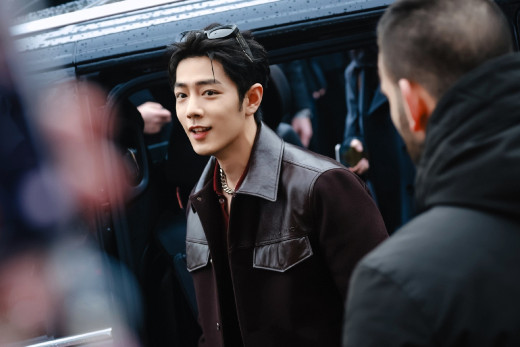 1755213 (a): :2000x1333